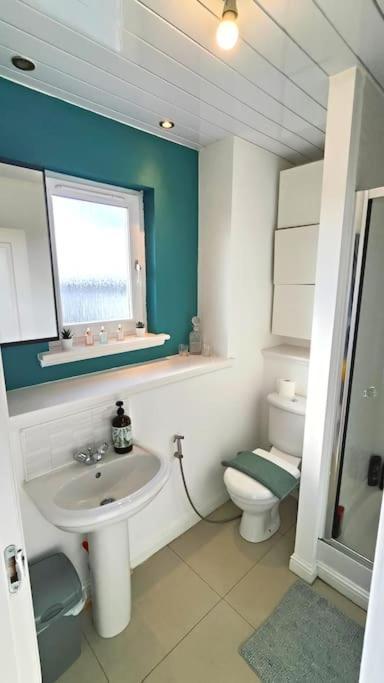 La Casita, Your Home Away From Home - Free Parking Glasgow Eksteriør bilde
