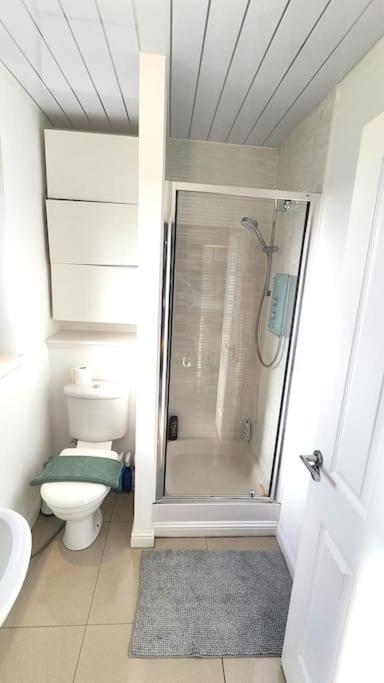 La Casita, Your Home Away From Home - Free Parking Glasgow Eksteriør bilde