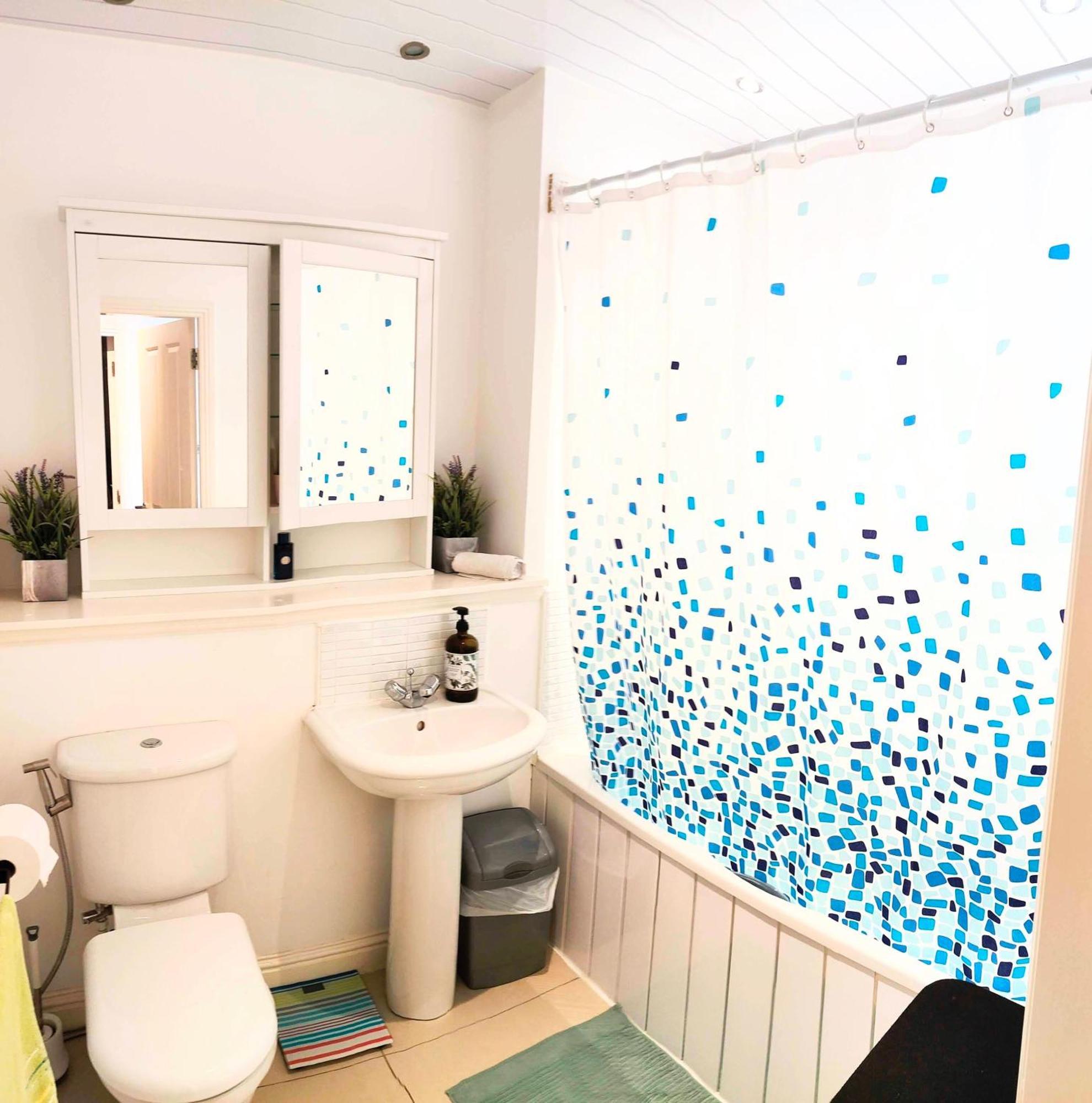 La Casita, Your Home Away From Home - Free Parking Glasgow Eksteriør bilde